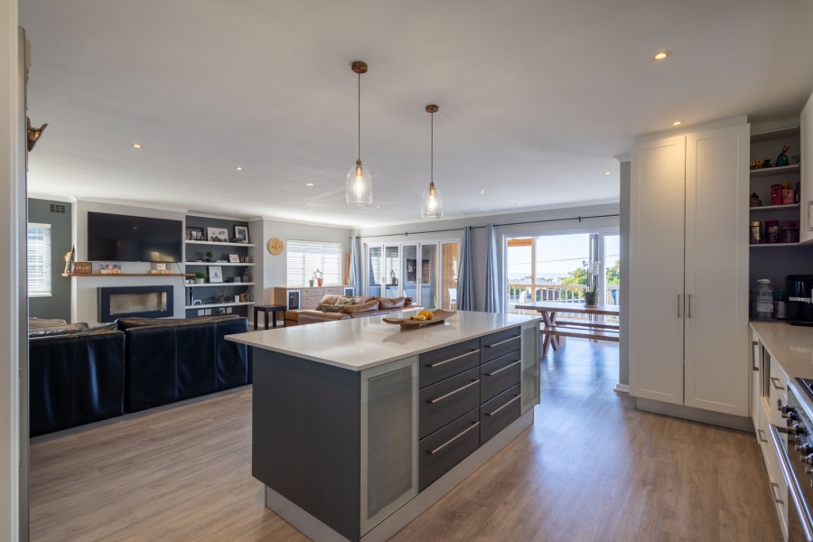 5 Bedroom Property for Sale in Upper Robberg Western Cape